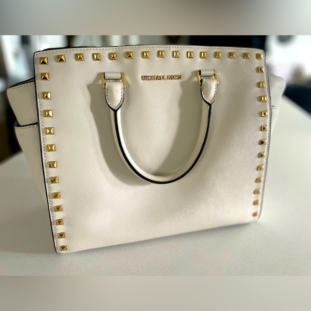 Extra large, Michael Kors, Selma, and cream with gold studs EXCELLENT CONDITION